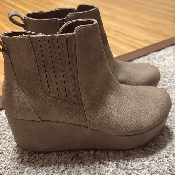 YELLOW BOX Platform Wedge Booties - Picture 5 of 8